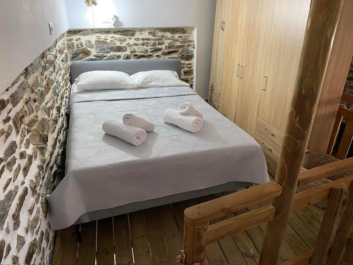 Traditional Katafiki Home Kythnos Bagian luar foto